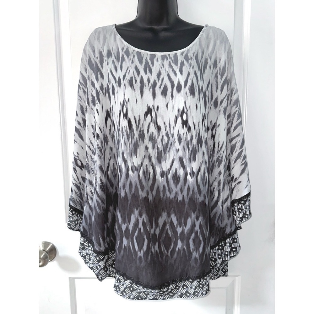 Lane Bryant grey & white blouse